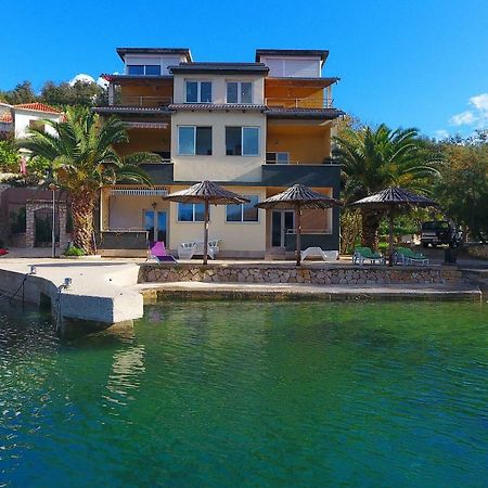 Apartments Savar - Ilo Brbinj エクステリア 写真